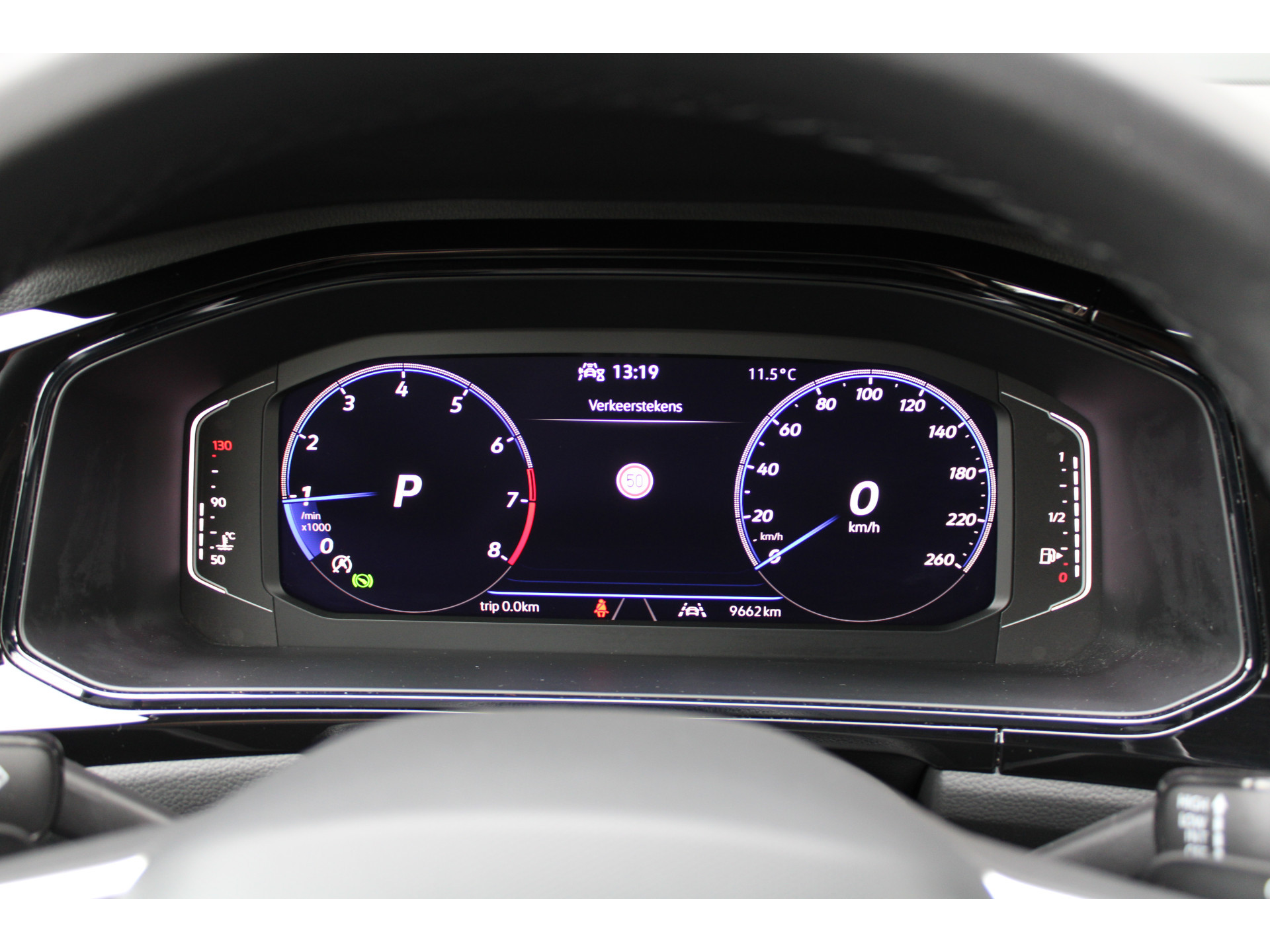 Volkswagen T-Roc 1.5 TSI R-Line 48749097-24.jpg | ROS Automotive