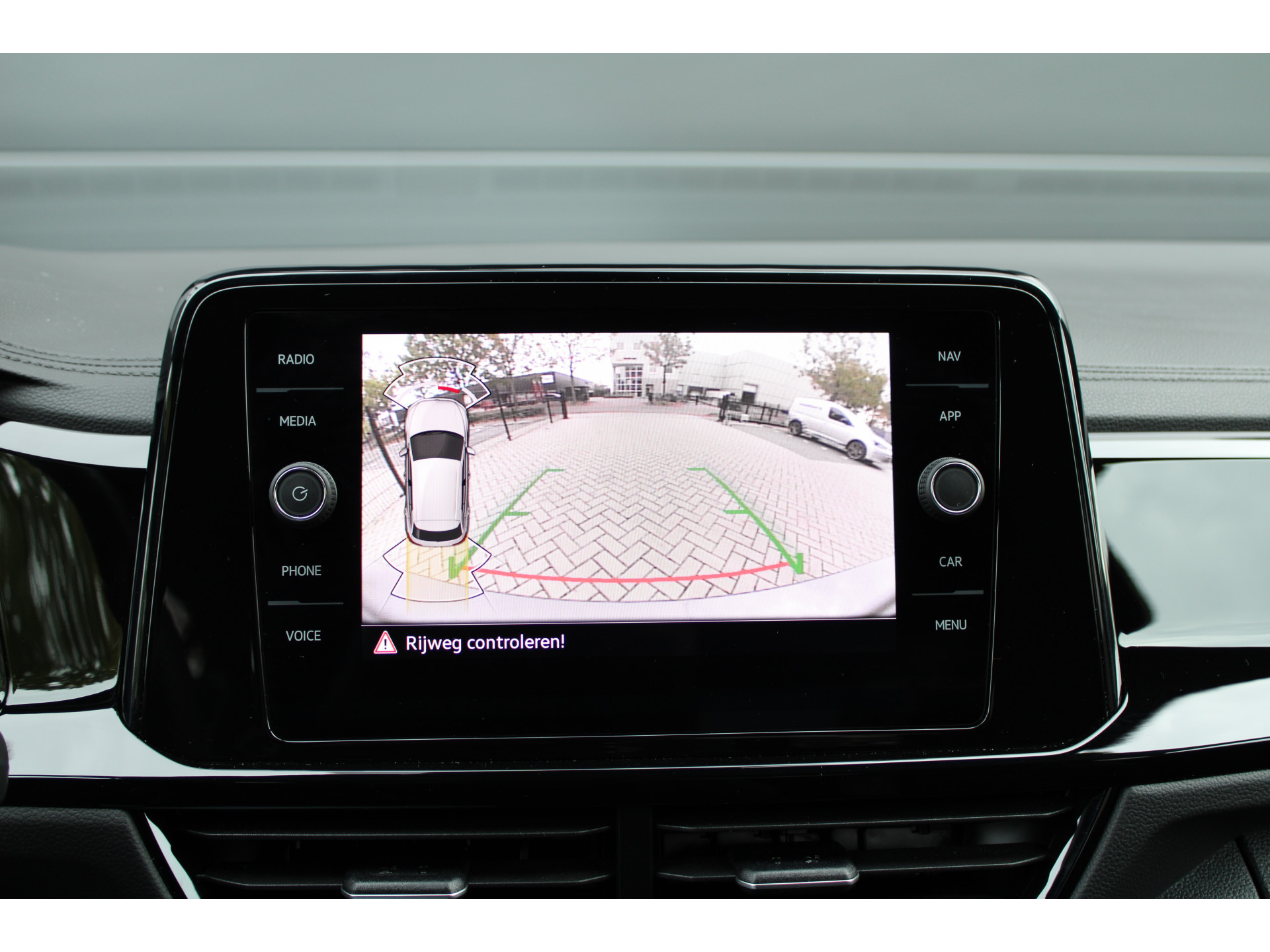 Volkswagen T-Roc 1.5 TSI R-Line 48749097-26.jpg | ROS Automotive