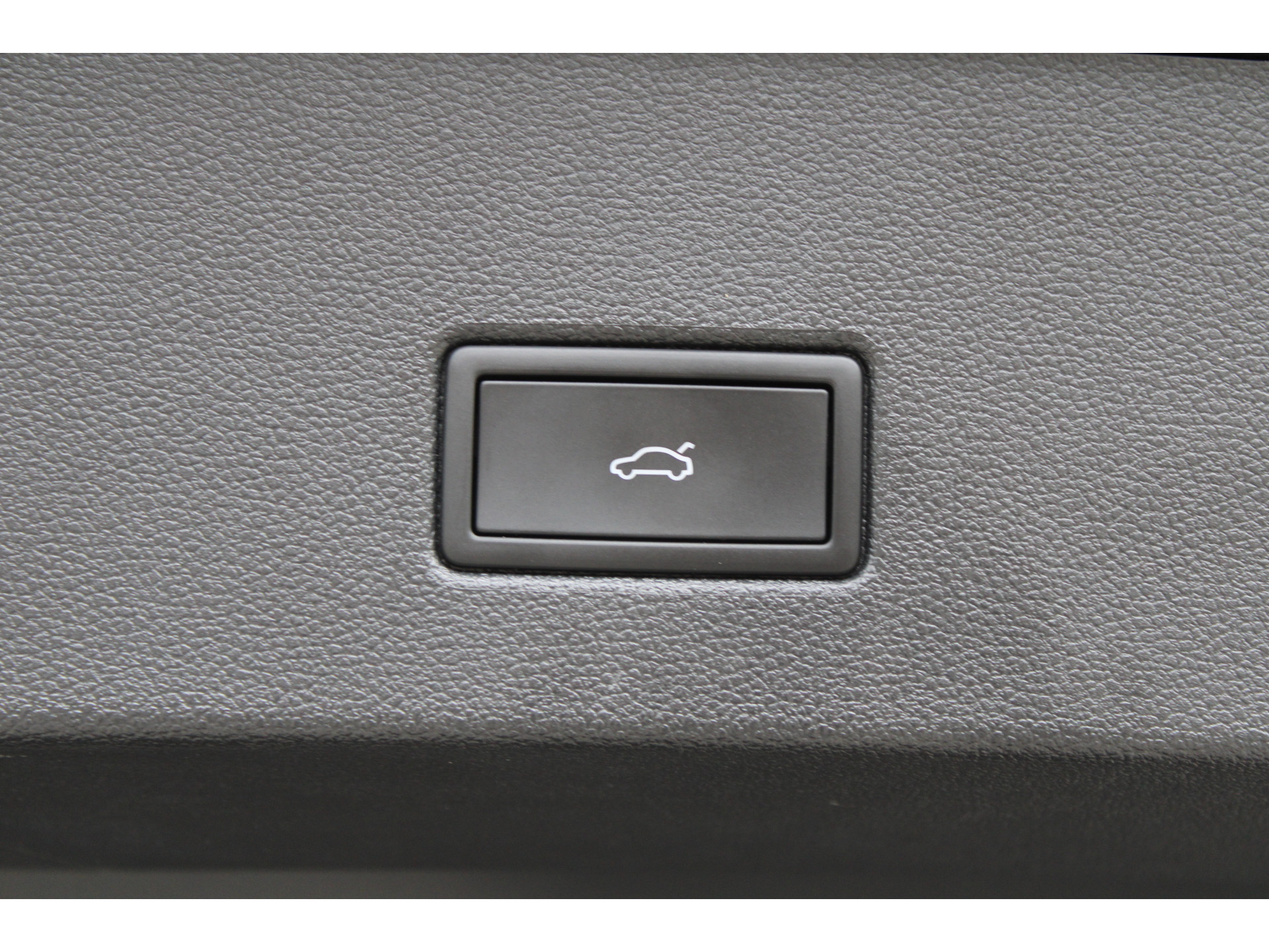 Volkswagen T-Roc 1.5 TSI R-Line 48749097-36.jpg | ROS Automotive