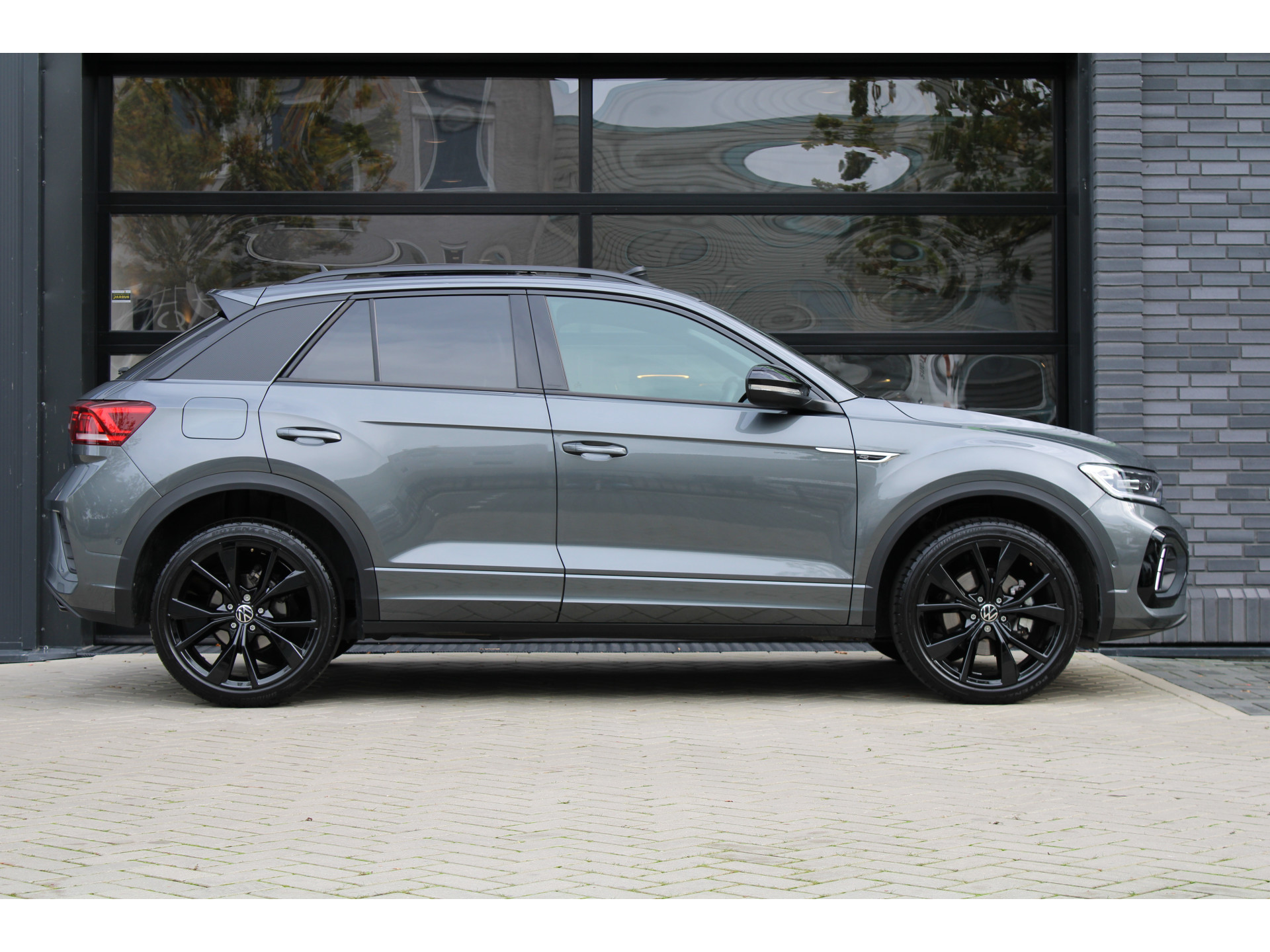 Volkswagen T-Roc 1.5 TSI R-Line 48749097-5.jpg | ROS Automotive