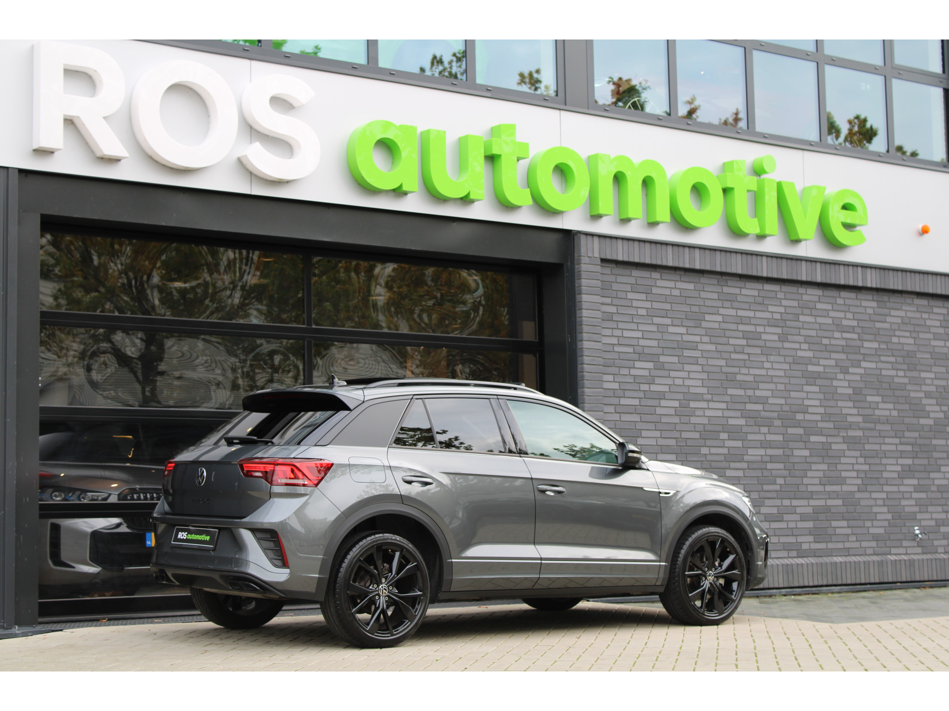Volkswagen T-Roc 1.5 TSI R-Line 48751592-1.jpg | ROS Automotive