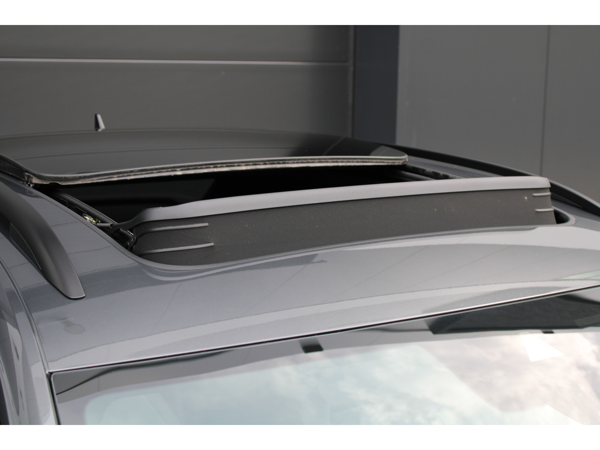 Volkswagen T-Roc 1.5 TSI R-Line 48751592-12.jpg | ROS Automotive