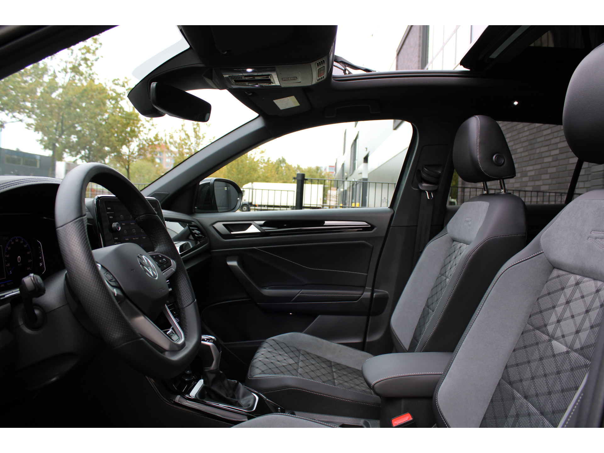 Volkswagen T-Roc 1.5 TSI R-Line 48751592-16.jpg | ROS Automotive