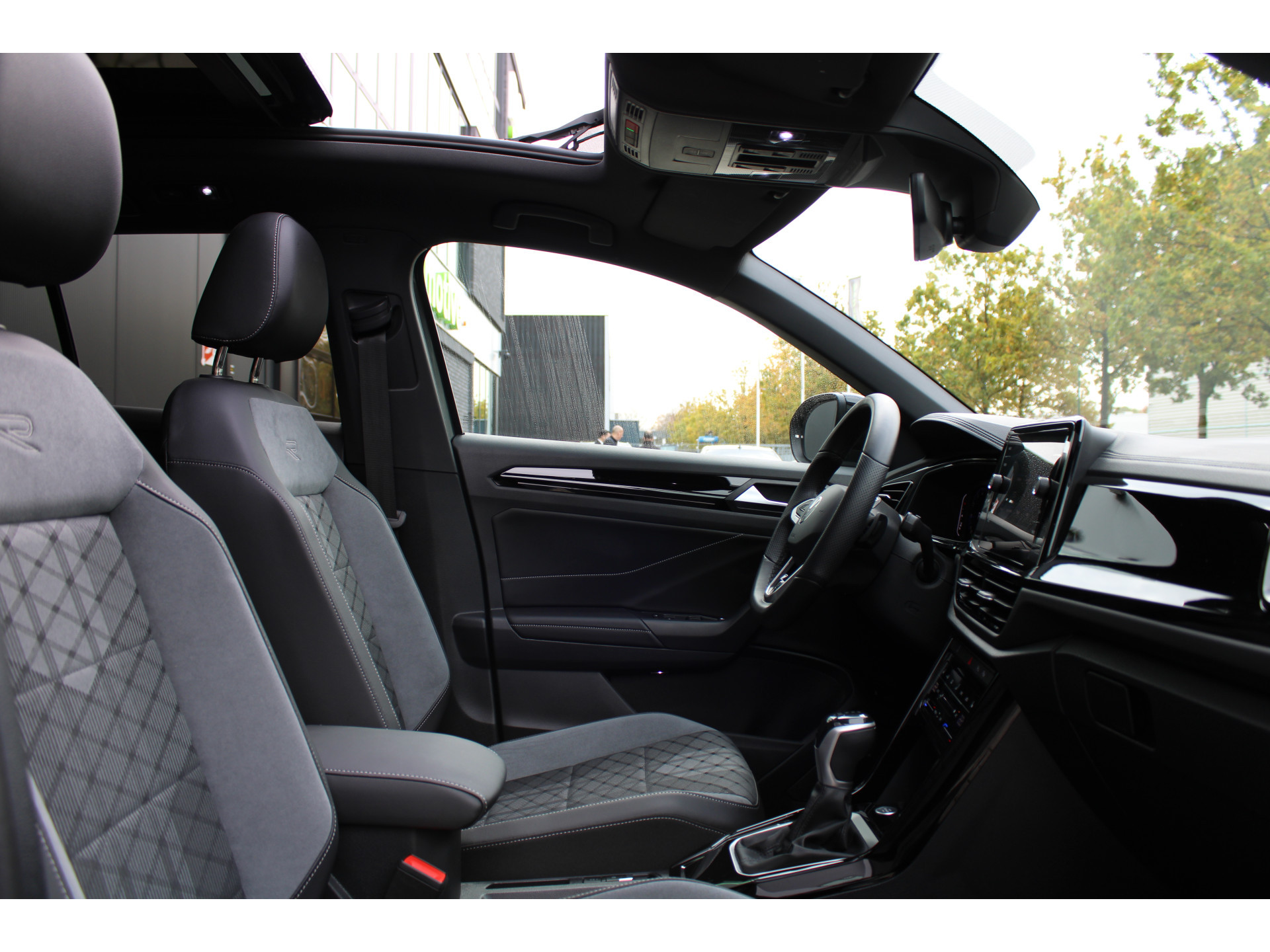 Volkswagen T-Roc 1.5 TSI R-Line 48751592-19.jpg | ROS Automotive