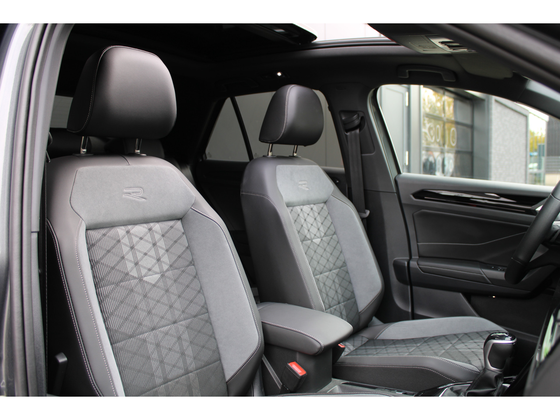 Volkswagen T-Roc 1.5 TSI R-Line 48751592-20.jpg | ROS Automotive