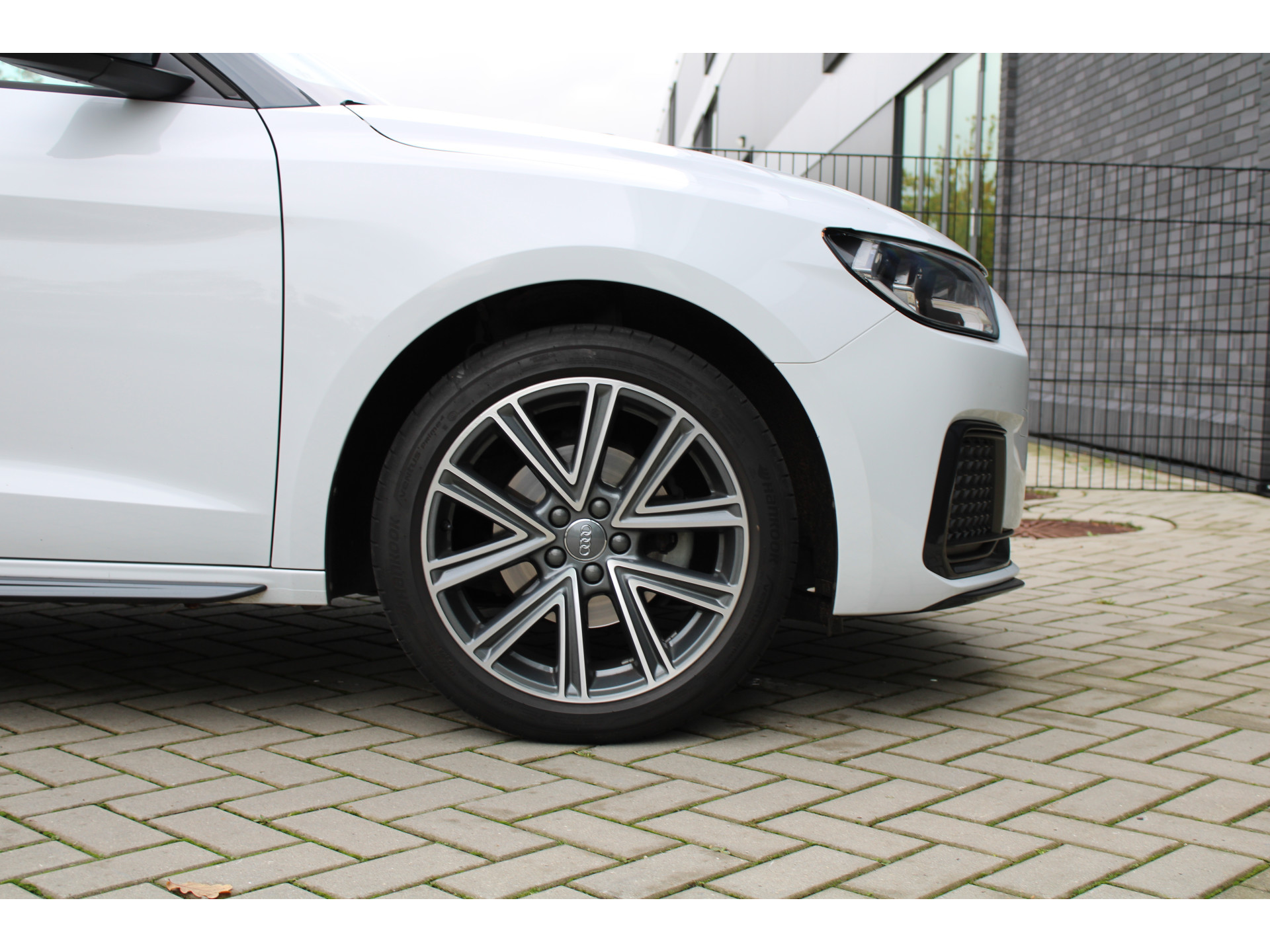 Audi A1 Sportback 30 TFSI epic 48823941-15.jpg | ROS Automotive
