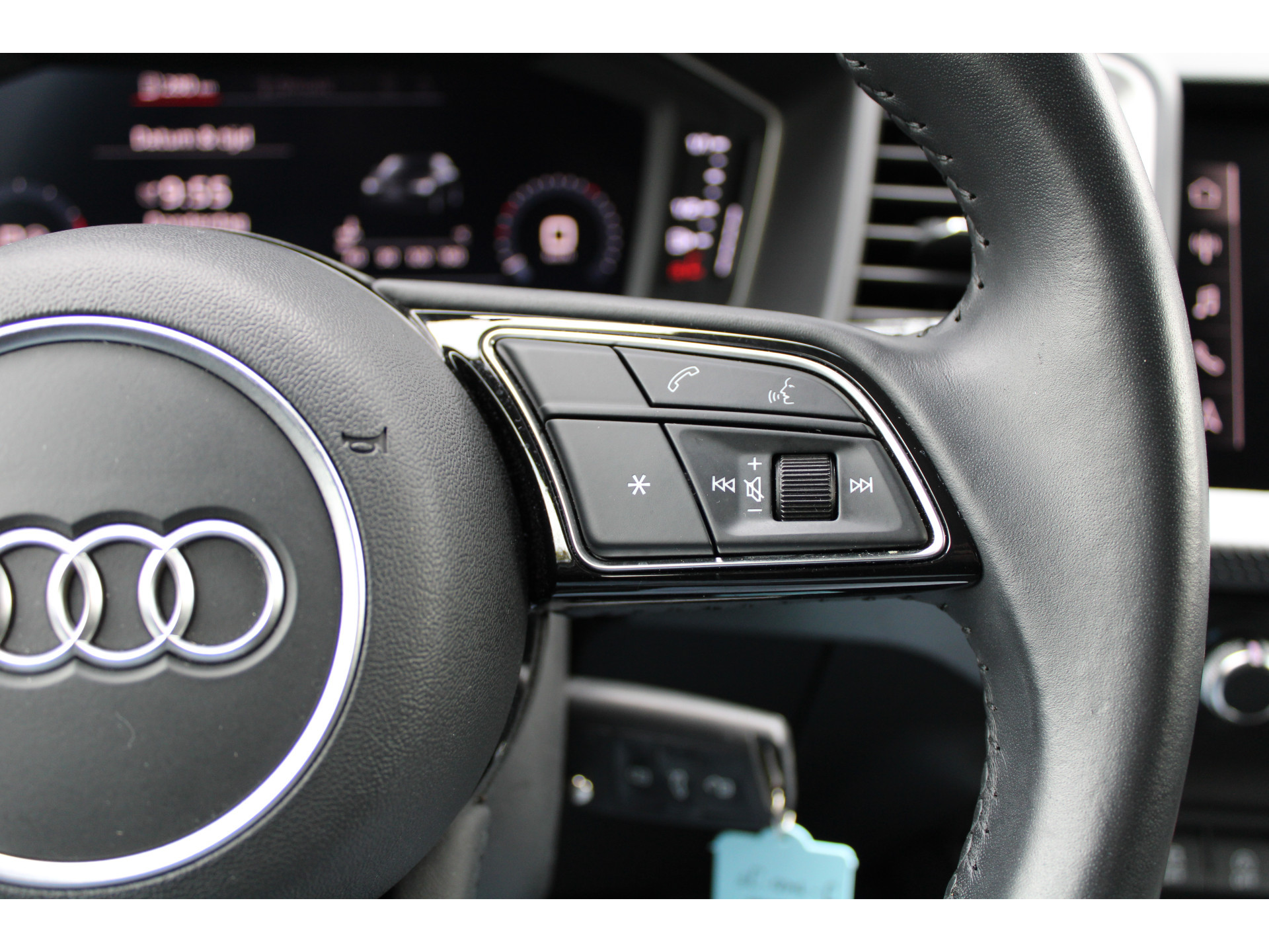 Audi A1 Sportback 30 TFSI epic 48823941-30.jpg | ROS Automotive