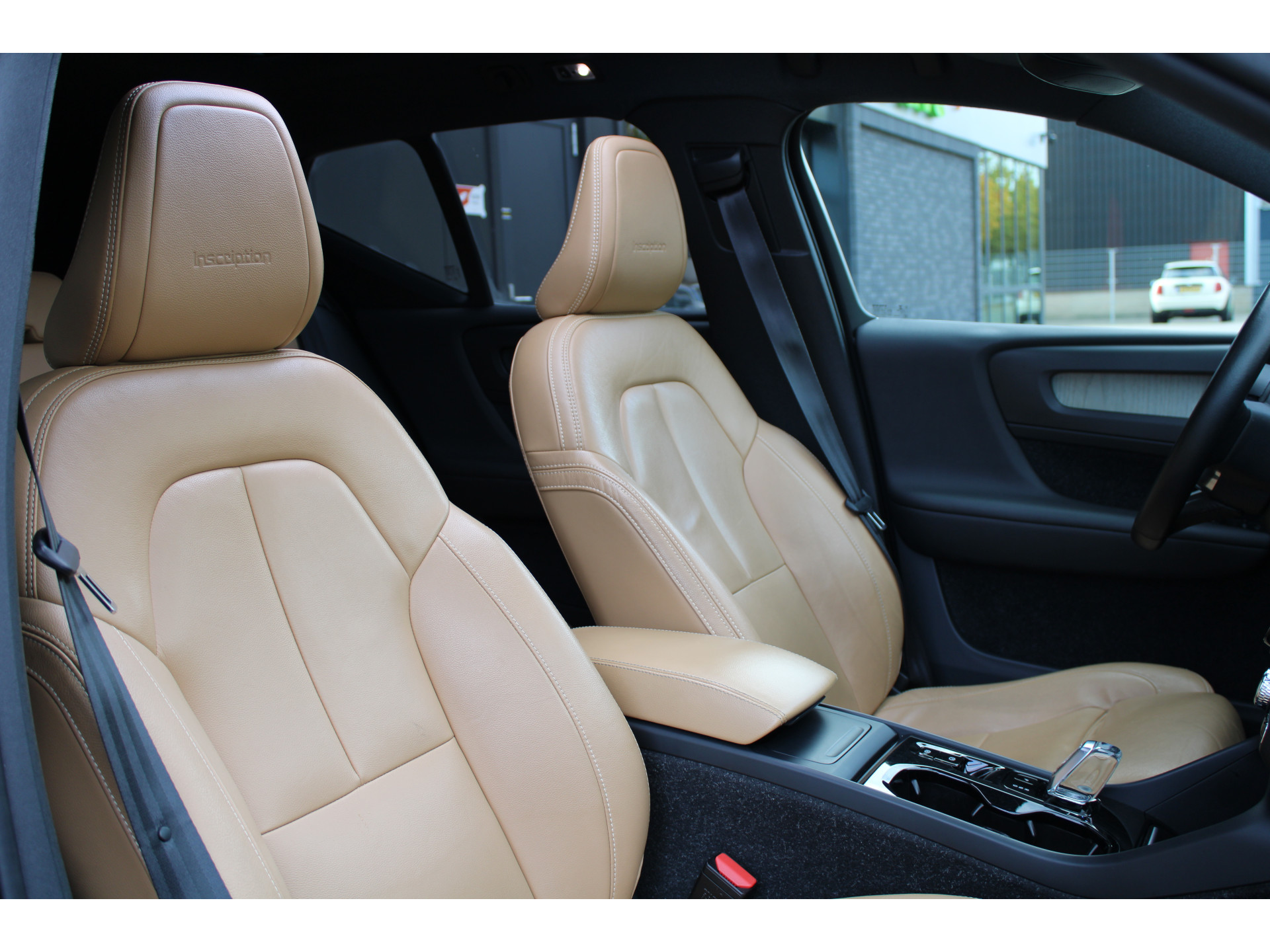 Volvo XC40 2.0 T4 Inscription 48824601-25.jpg | ROS Automotive