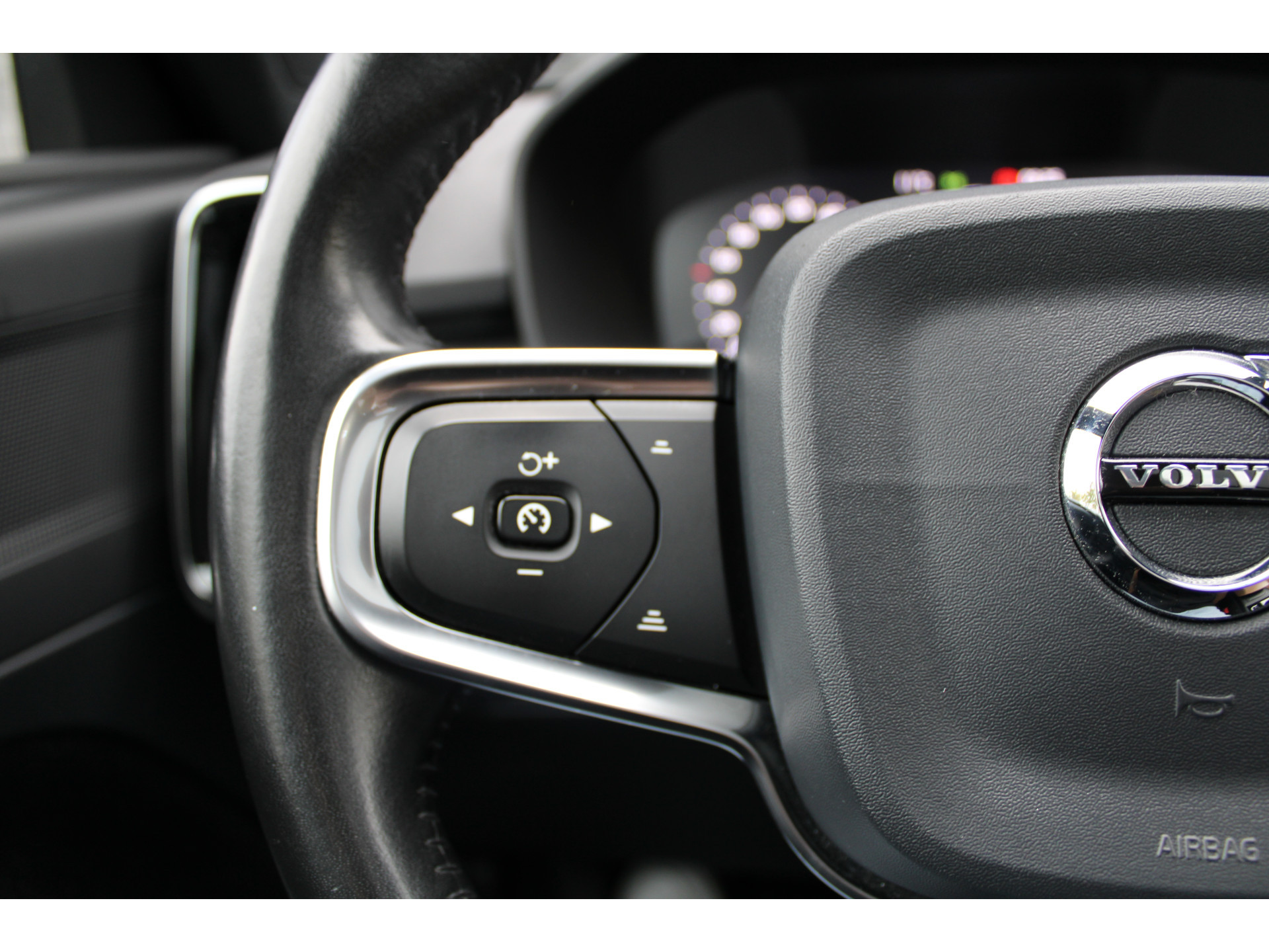 Volvo XC40 2.0 T4 Inscription 48824601-32.jpg | ROS Automotive