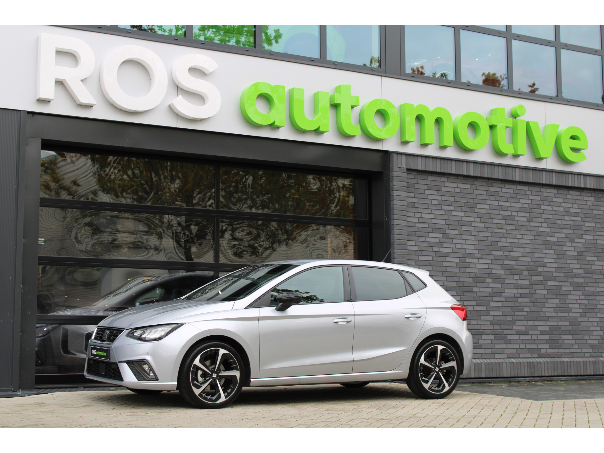 SEAT Ibiza 1.0 EcoTSI FR DSG7 48829652-2.jpg | ROS Automotive