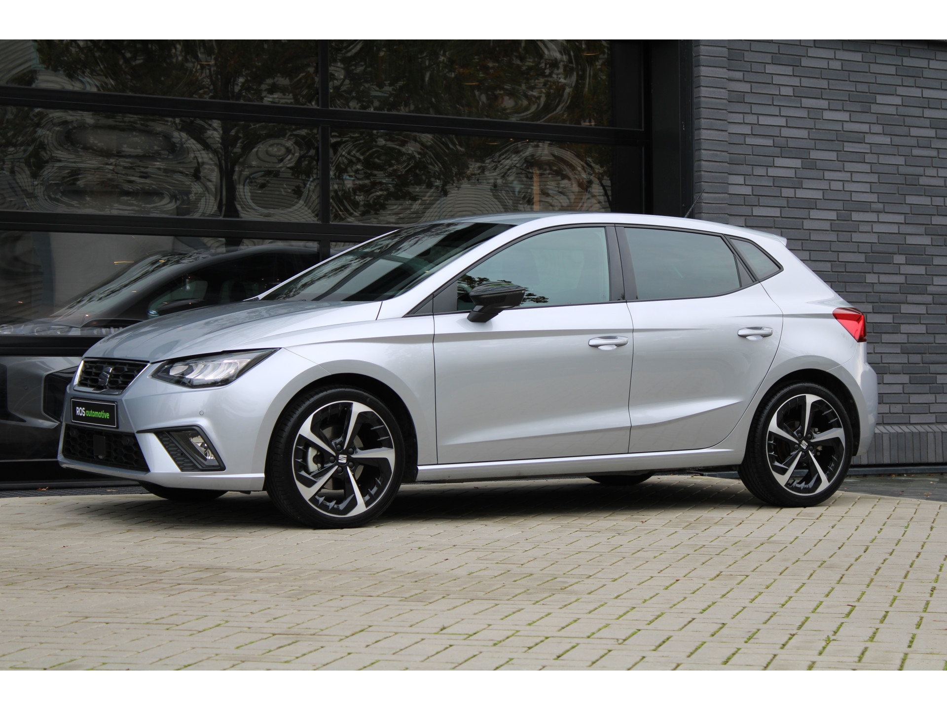 SEAT Ibiza 1.0 EcoTSI FR DSG7 48829652-4.jpg | ROS Automotive