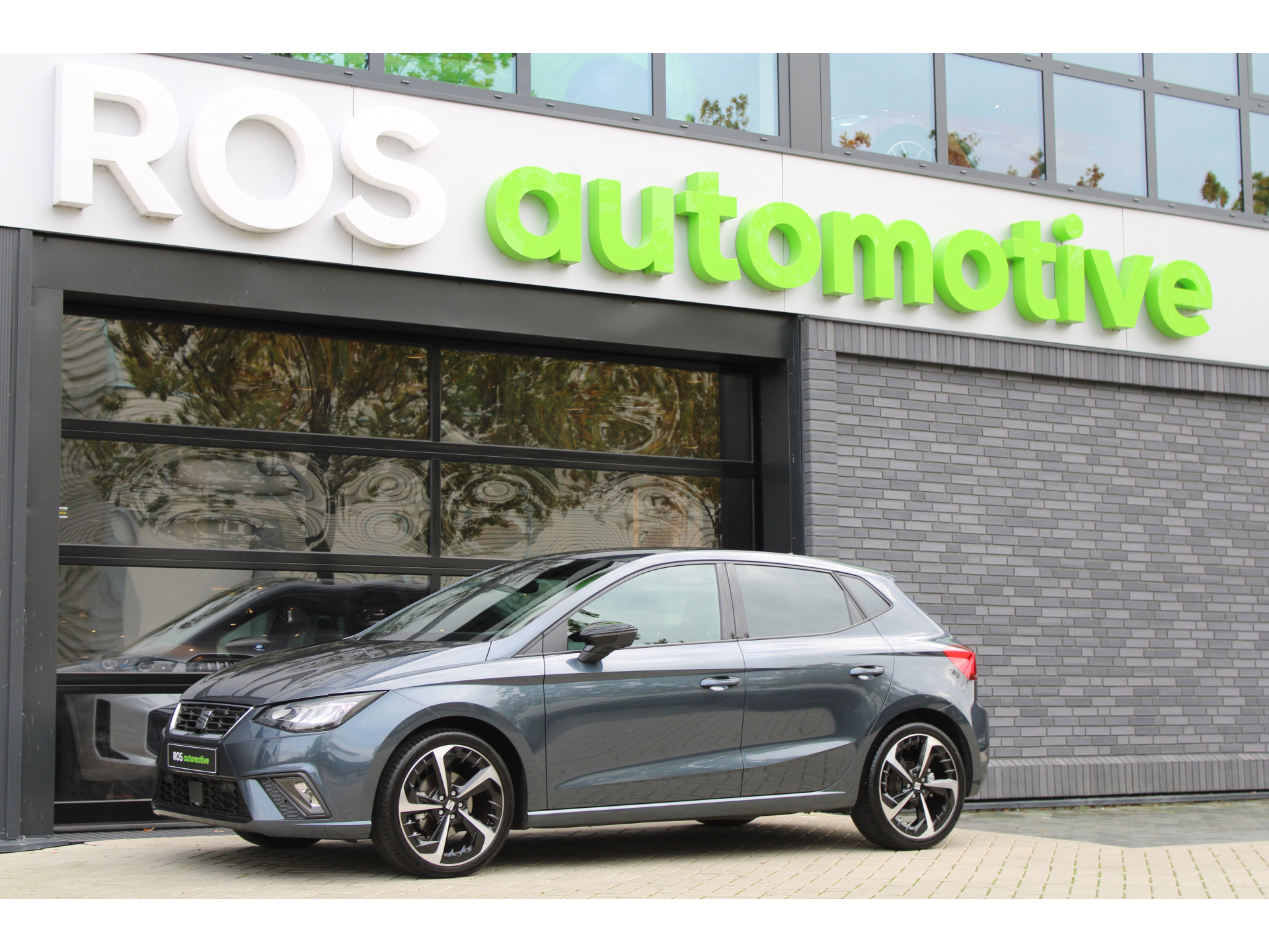 SEAT Ibiza 1.0 EcoTSI FR 48829862-2.jpg | ROS Automotive