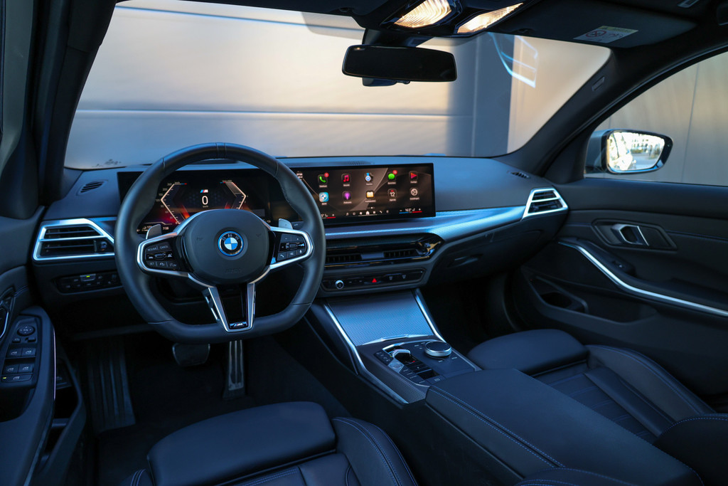 BMW 3-serie 330e M-SPORT 55720551-3.jpg | ROS Automotive